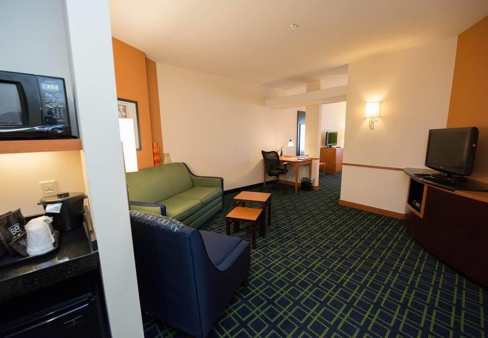 Fairfield Inn & Suites Seattle Bremerton Exterior photo