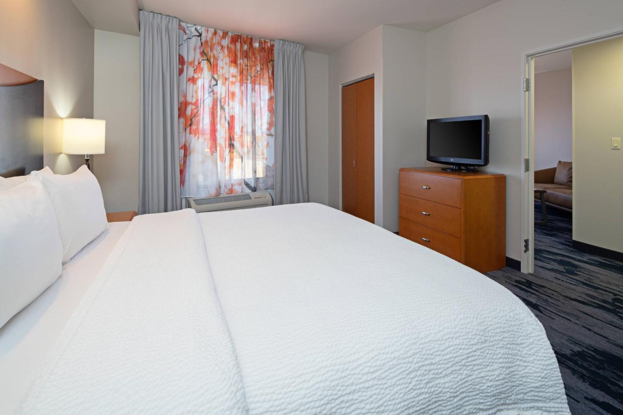 Fairfield Inn & Suites Seattle Bremerton Exterior photo
