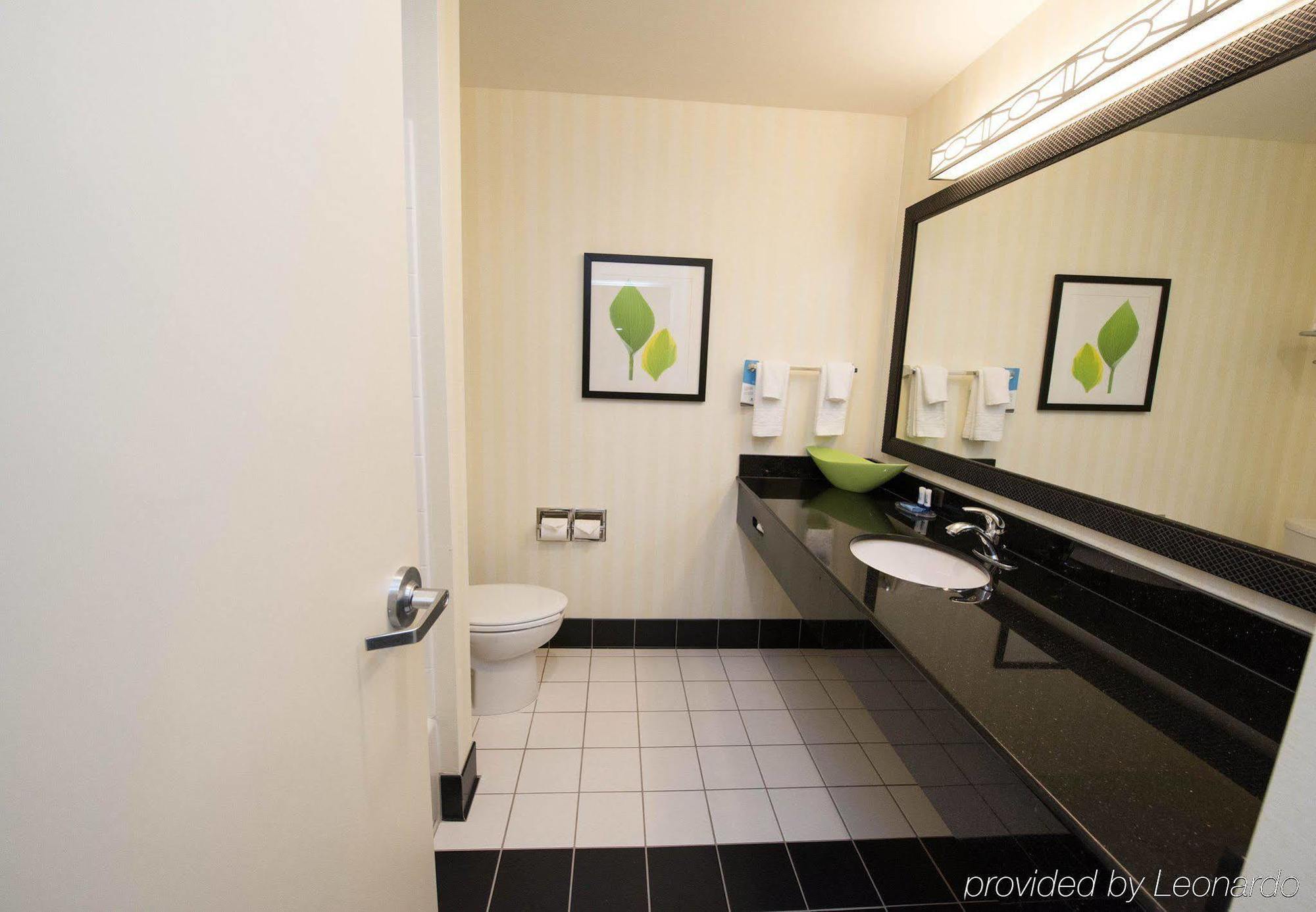 Fairfield Inn & Suites Seattle Bremerton Exterior photo